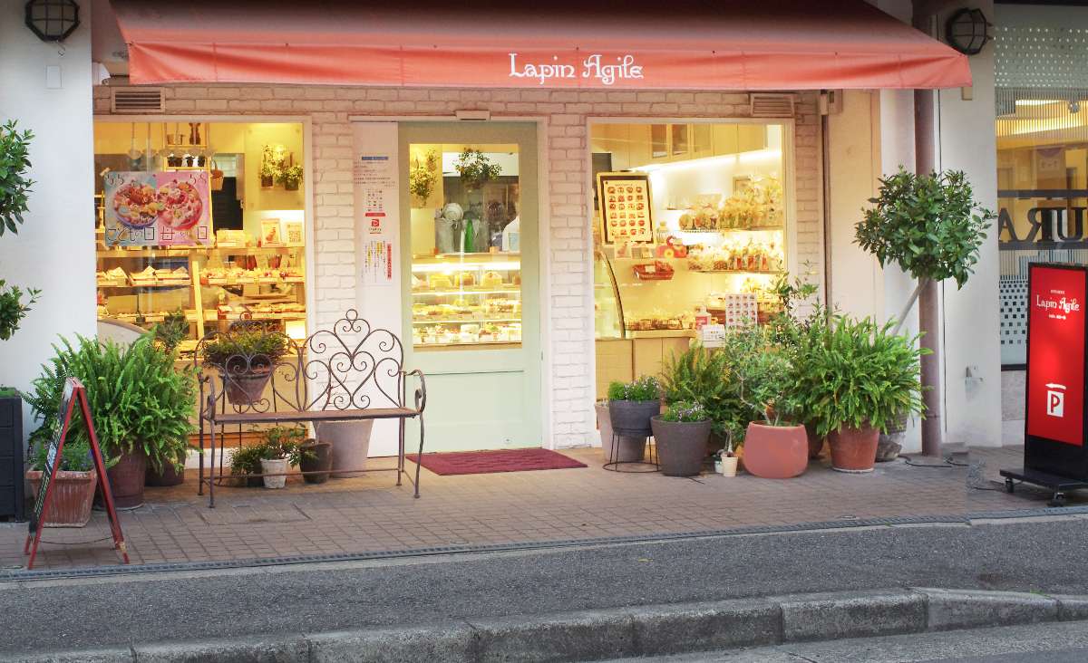 ご予約やお問い合わせはお電話にて承ります。